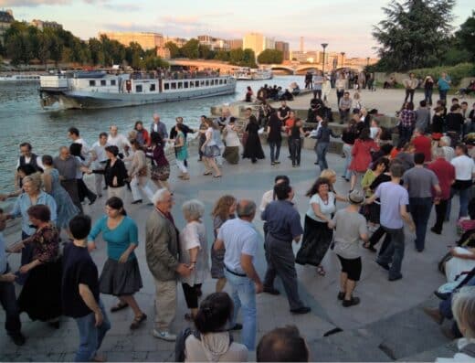 Folk en Seine — danse, Paris 20 (photo 2 sur 2)
